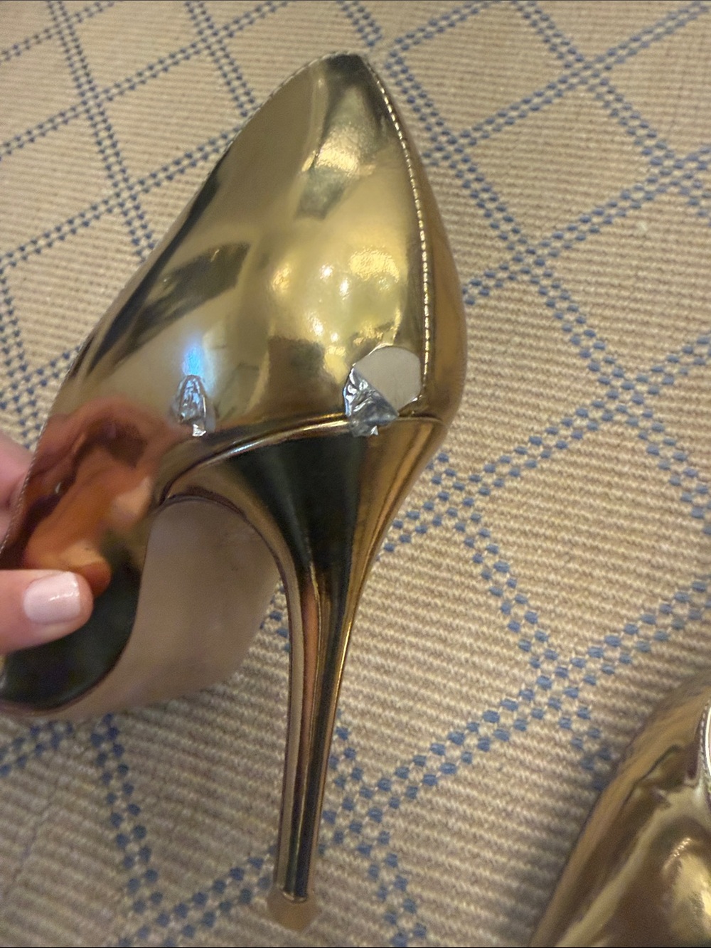 Gianvito Rossi Shiny Gold Pointed Pump - Picture 4 of 6